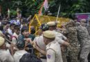 পুলিশ-ককরোচ জনতা পার্টির ঘিরে রণক্ষেত্র দিল্লি