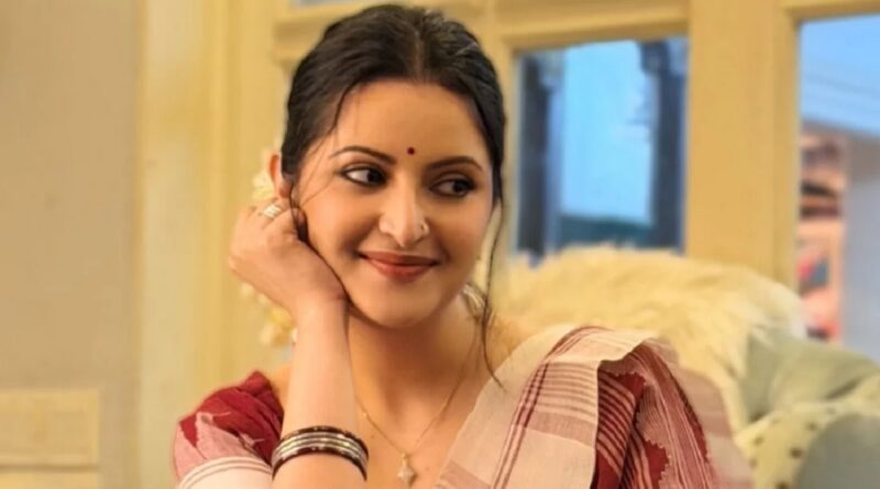 সবাই আমাকে সিঙ্গেল দেখতে চায়: পরীমণি
