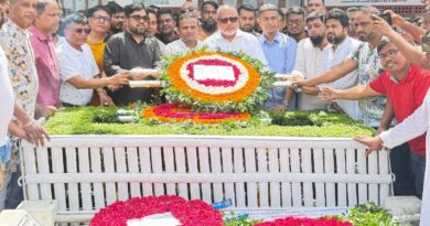 আরাফাত রহমান কোকোর সমাধিতে স্বেচ্ছাসেবক দলের শ্রদ্ধা