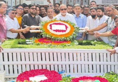 আরাফাত রহমান কোকোর সমাধিতে স্বেচ্ছাসেবক দলের শ্রদ্ধা
